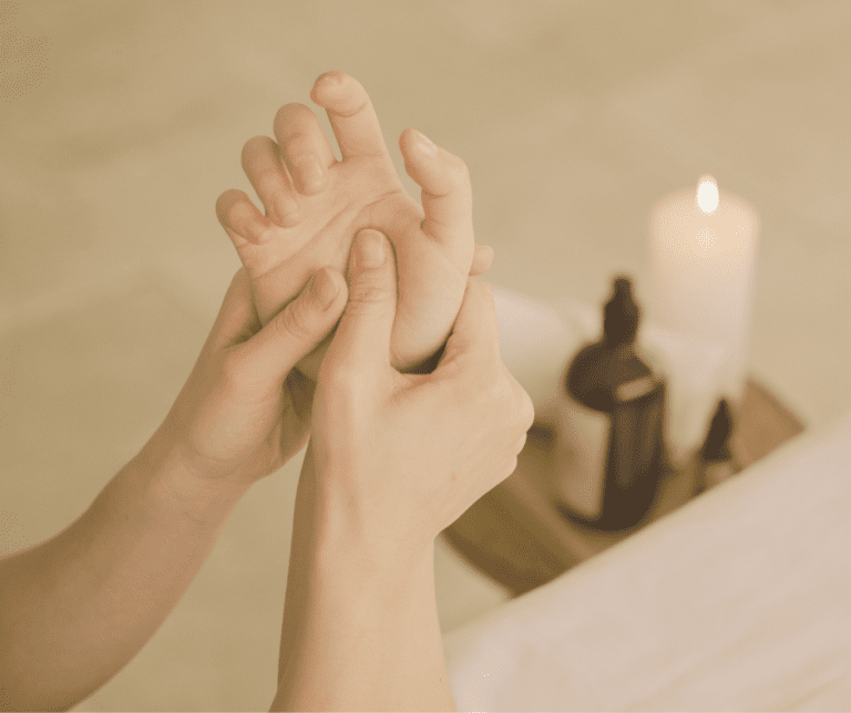 massage de la main