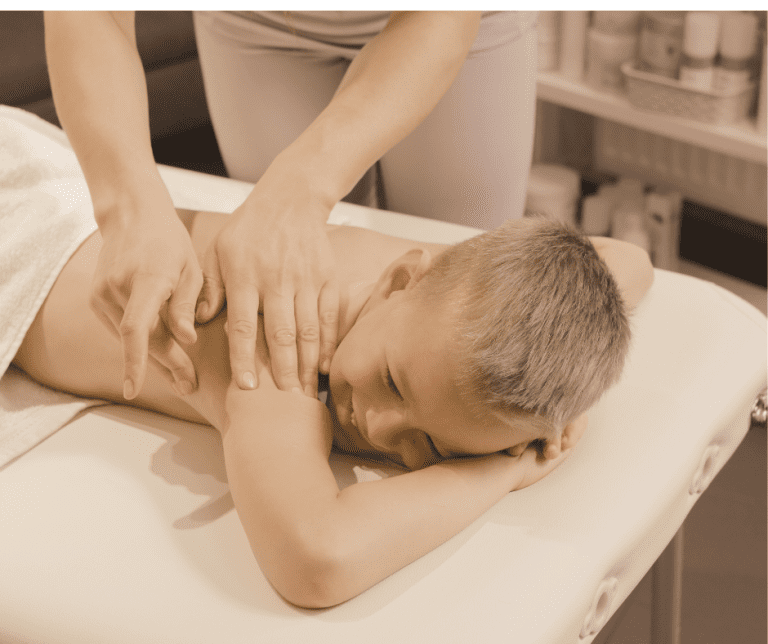 massage d'un enfant